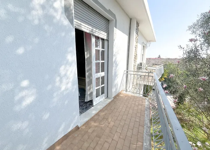 Felice Aparthotel 4*